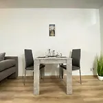 Wohlfuehl-Apartment Mit Kostenfreier Tiefgarage, Wifi & Terrasse