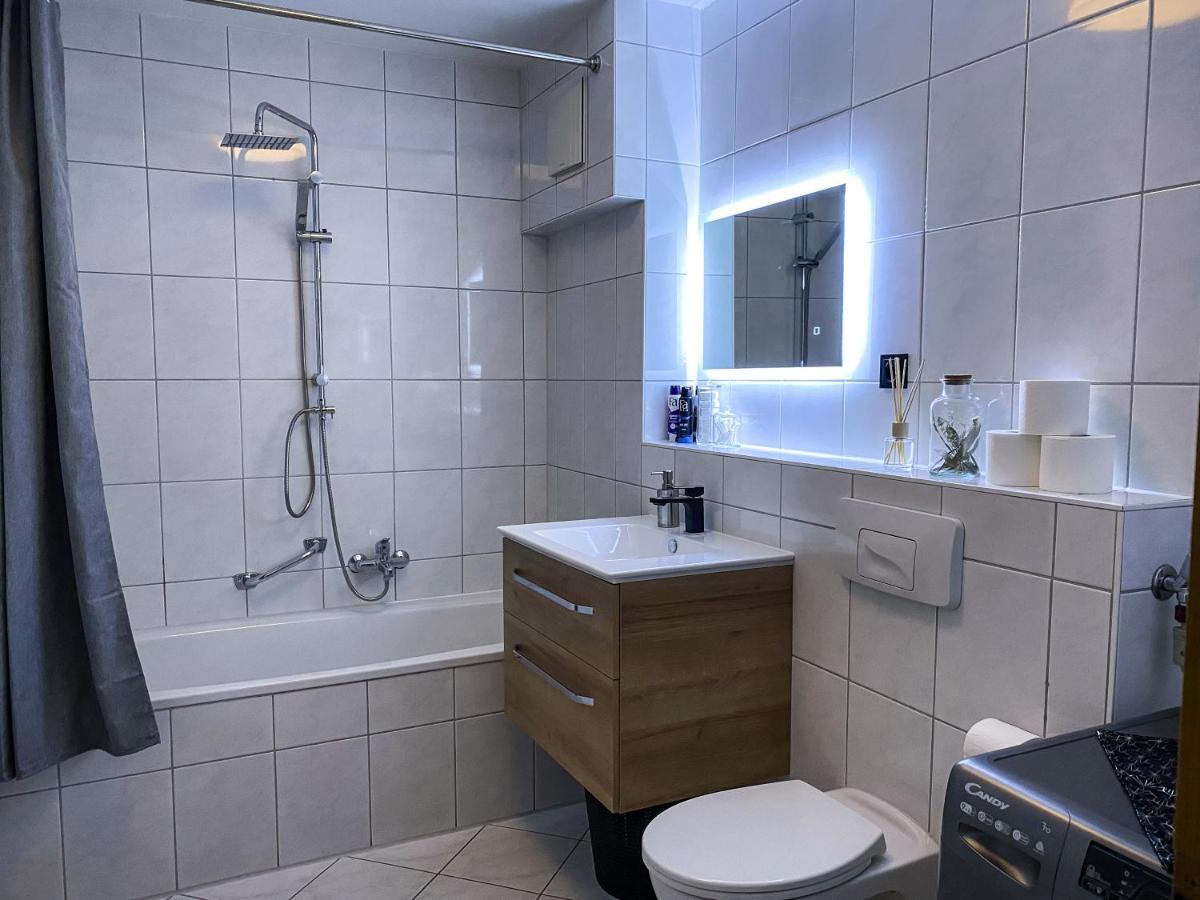 Wohlfuehl-apartment Mit Kostenfreier Tiefgarage, Wifi & Terrasse *